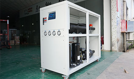 如何做好螺桿式冷水機清洗工作？