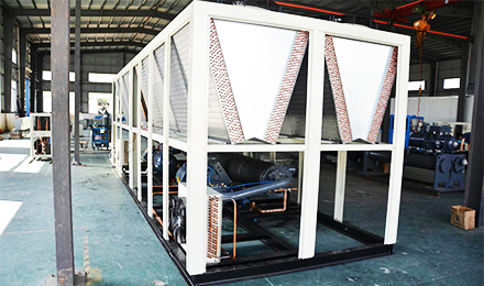 風(fēng)冷螺桿式冷水機(jī)工作原理是什么？